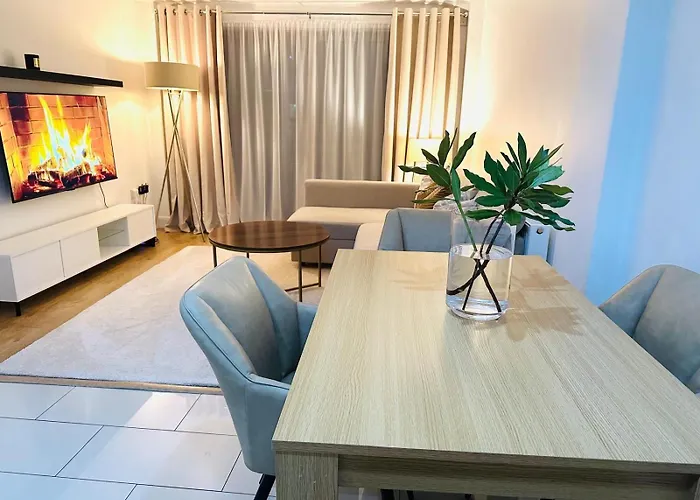 Westferry Deluxe Penthouse