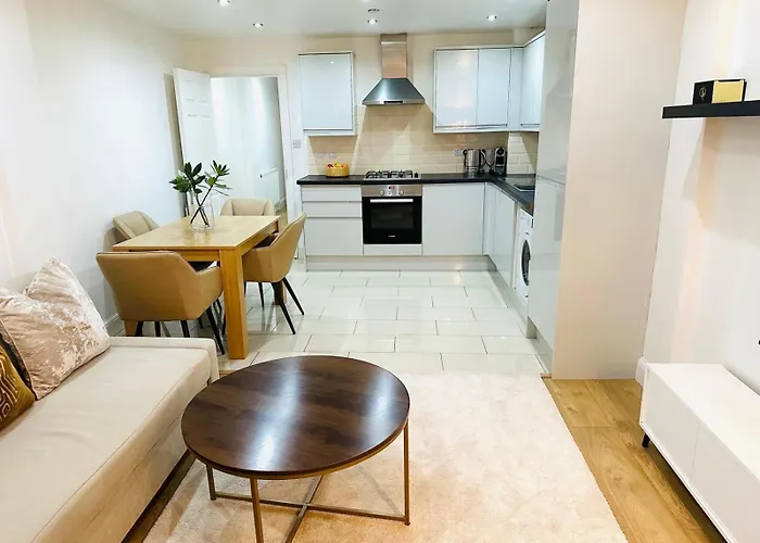 Westferry Deluxe Penthouse